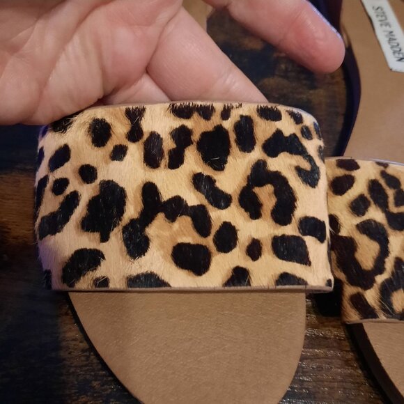 STEVE MADDEN LEOPARD Sidestep Sandal - Picture 8 of 8